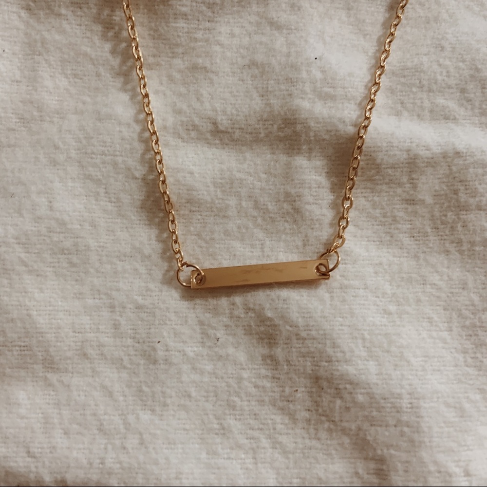 n e w | dainty gold bar necklace✨🌙 - Picture 2 of 5